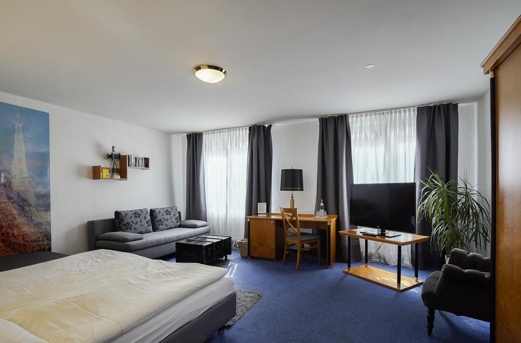 Hotel Maxim Λάνγκενφελντ Δωμάτιο φωτογραφία