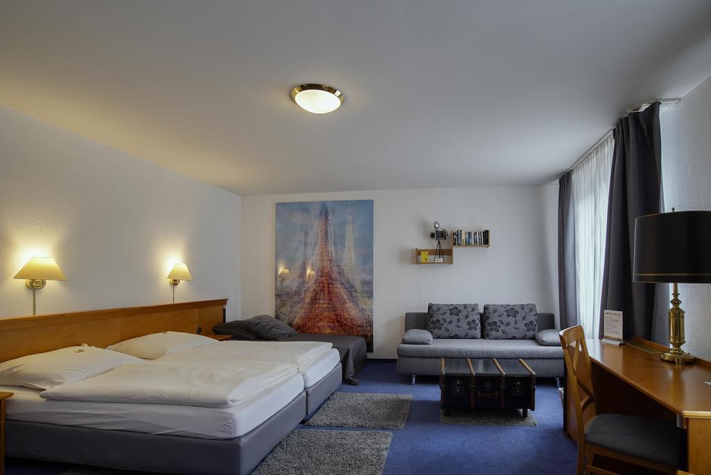 Hotel Maxim Λάνγκενφελντ Δωμάτιο φωτογραφία