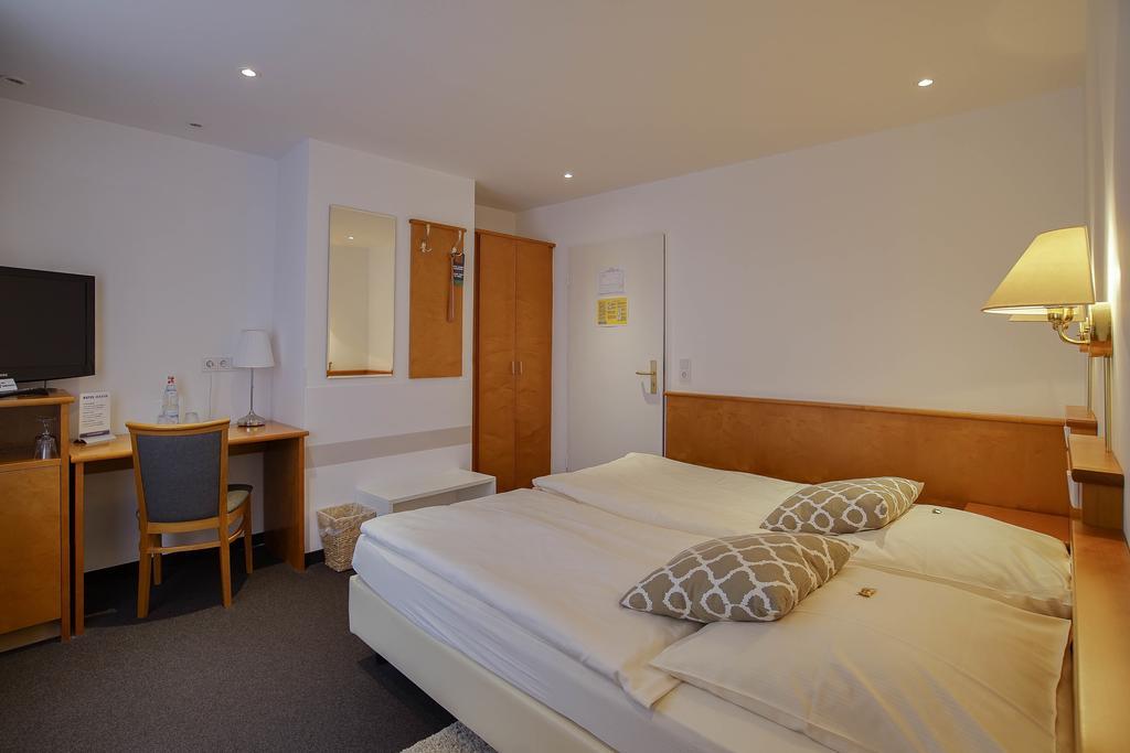 Hotel Maxim Λάνγκενφελντ Δωμάτιο φωτογραφία